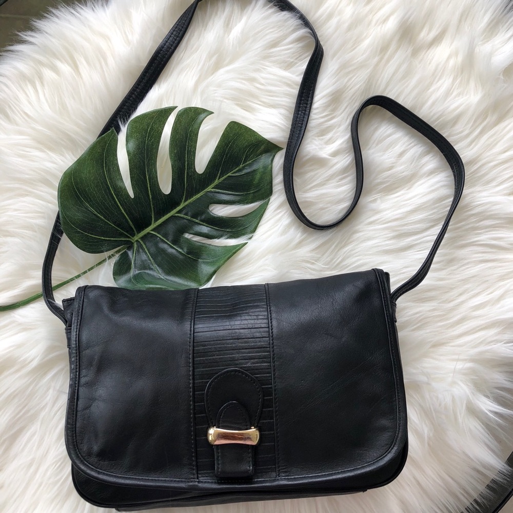 TANO VINTAGE LEATHER SHOULDER BAG IN BLACK